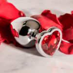 Picture of LARGE RED HEART GEM ANAL PLUG